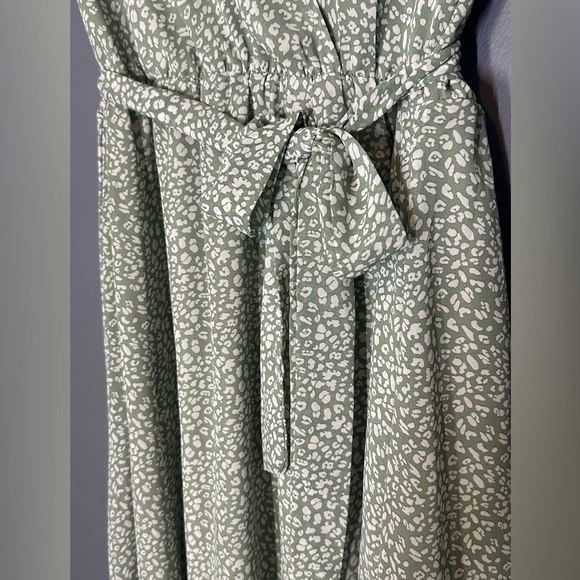 Light green leopard dress Women’s size XL with belt v neck long dress - Picture 7 of 8